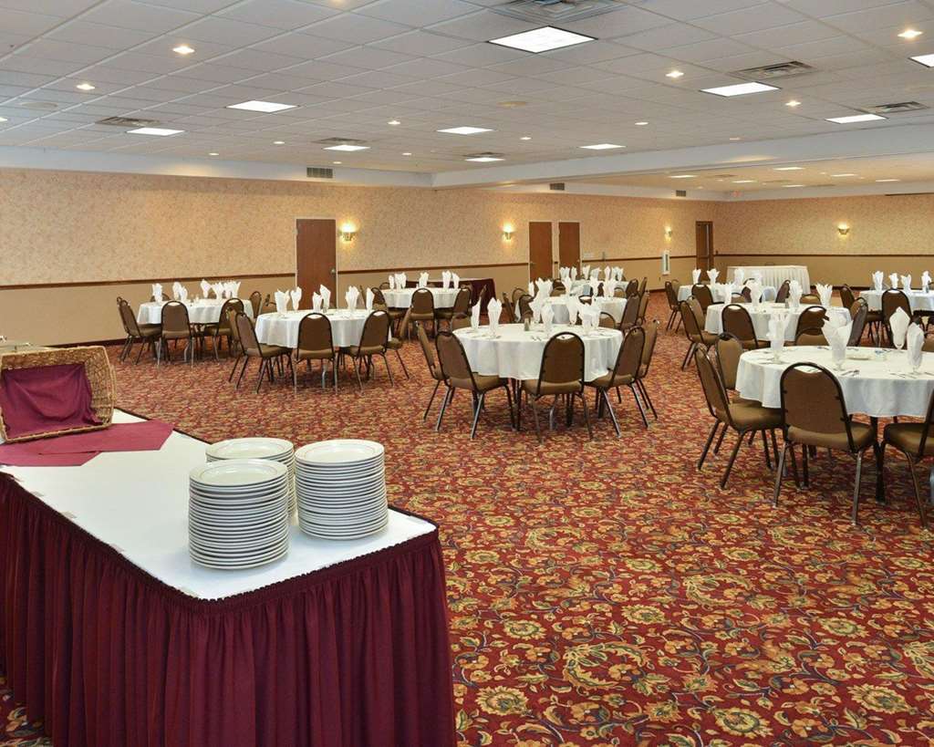 Quality Inn & Suites Fort Madison near Hwy 61 - photo 42