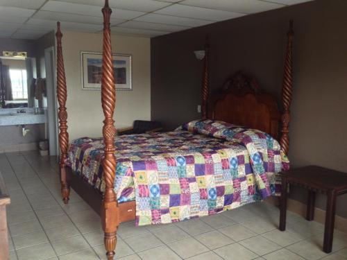 Austin Motor Inn - photo 40