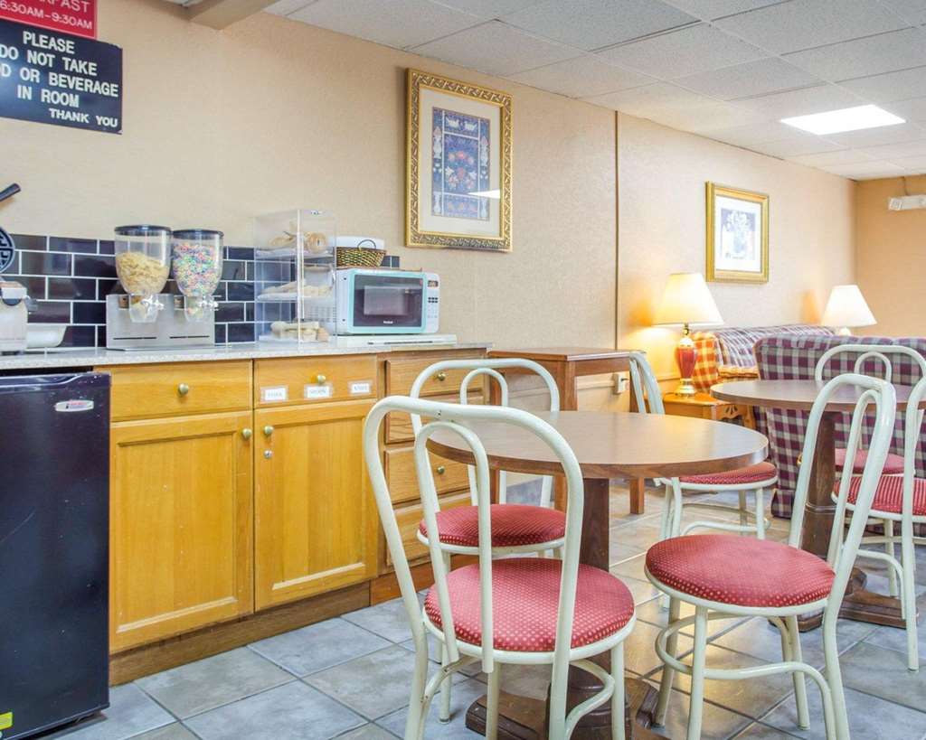 Rodeway Inn Stone Mountain - photo 44