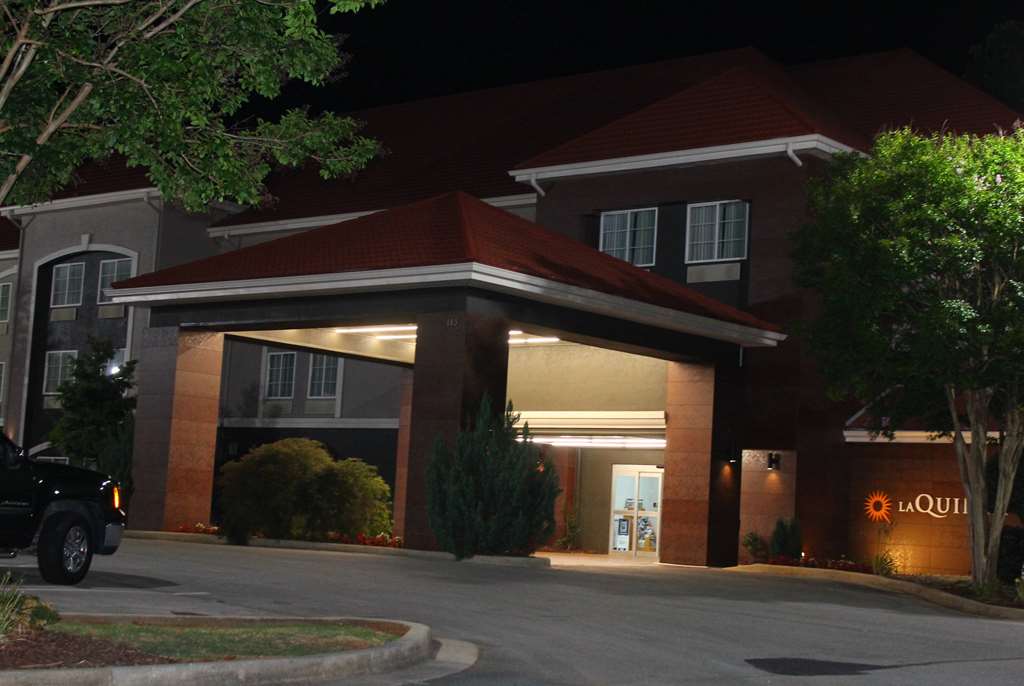 La Quinta Inn & Suites by Wyndham Huntsville Airport Madison - photo 5