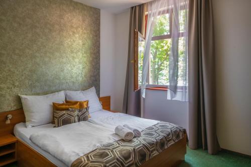 Hotel Anna Villa — Balatonfoldvar — photo 2