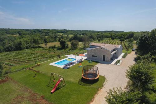 Villa Levak — 4-Star Luxury Hotel in Motovun, Croatia