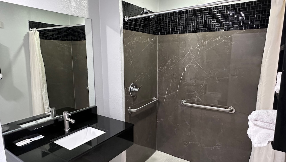 Xpress Inn & Extended Stays - photo 22