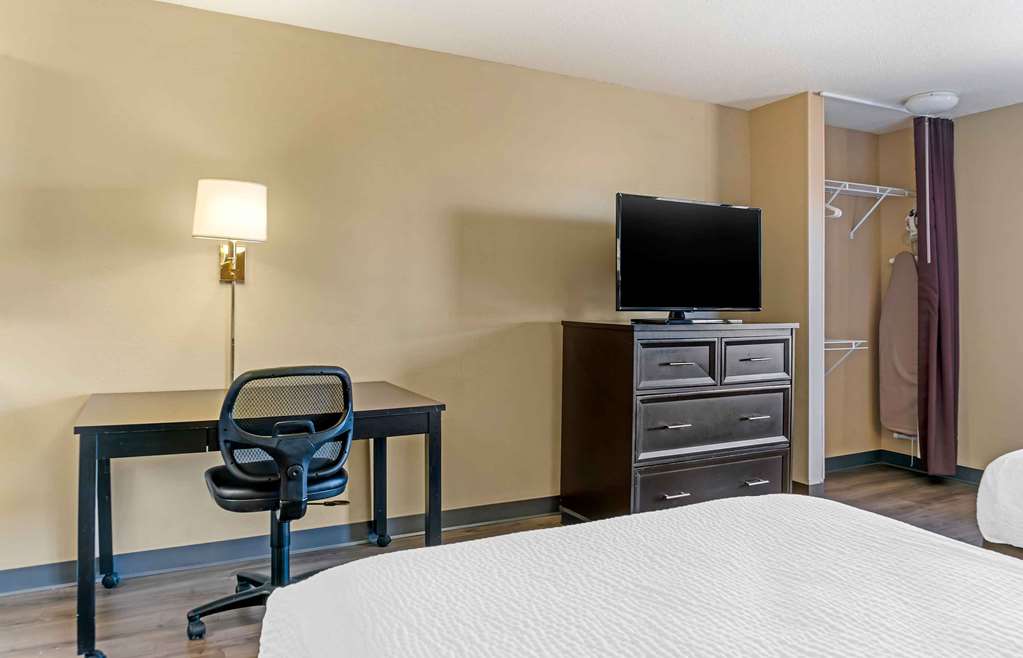 Extended Stay America Select Suites Grand Rapids Kentwood - photo 24