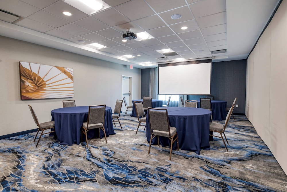 Fairfield Inn & Suites by Marriott Charlotte Belmont - photo 5