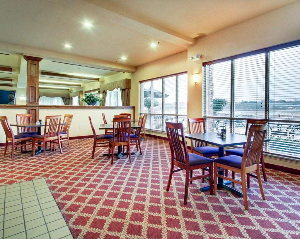 Clarion Suites Vidalia Riverfront - photo 28