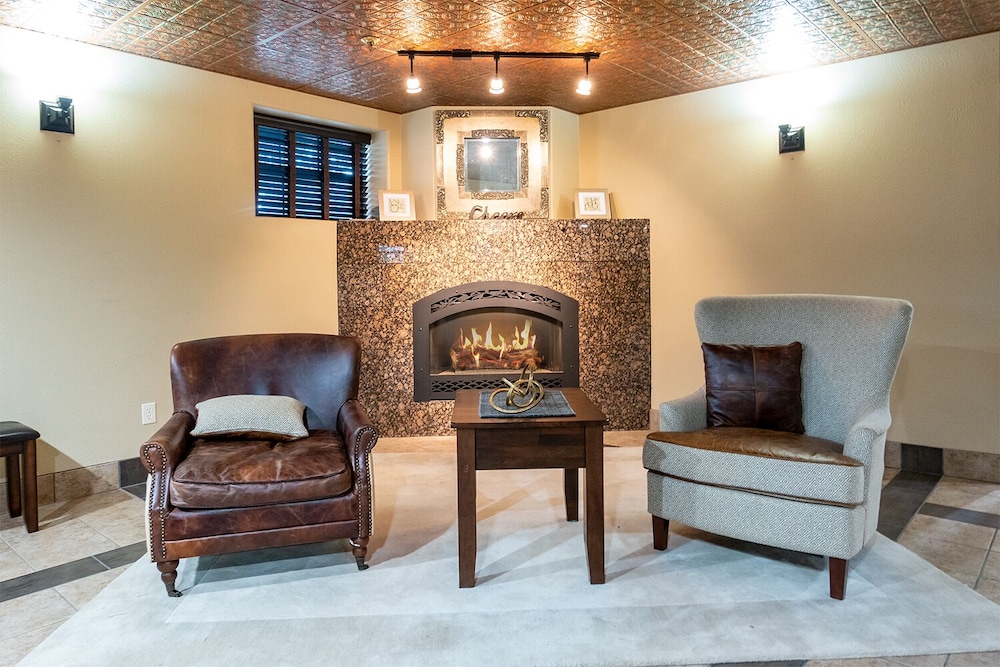 The Calvert Hotel - photo 21