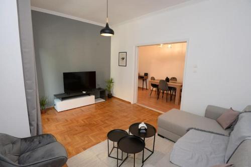 Minimal apartment in koukaki — 4-Star Luxury Hotel in Athens, Greece