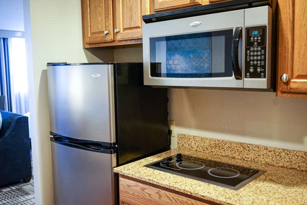 Best Western Plus Dubuque Hotel & Conference Center - photo 33
