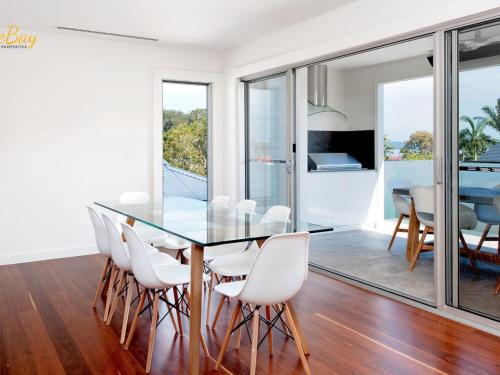Luxury in Corlette 4 Drungall Ave — Corlette — photo 4