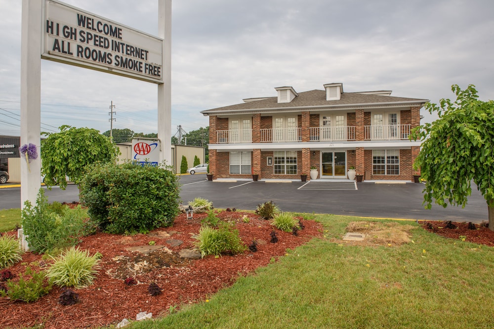 Richland Inn Lawrenceburg - photo 36