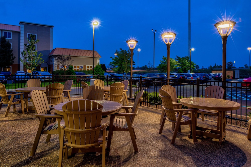 Hampton Inn & Suites Wixom - photo 57