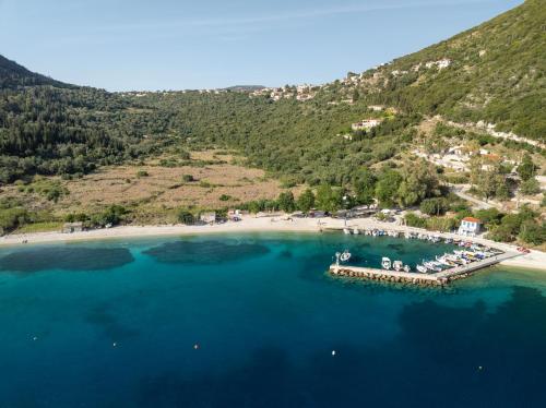 Oniro Villas — 4-Star Luxury Hotel in Stavros, Greece