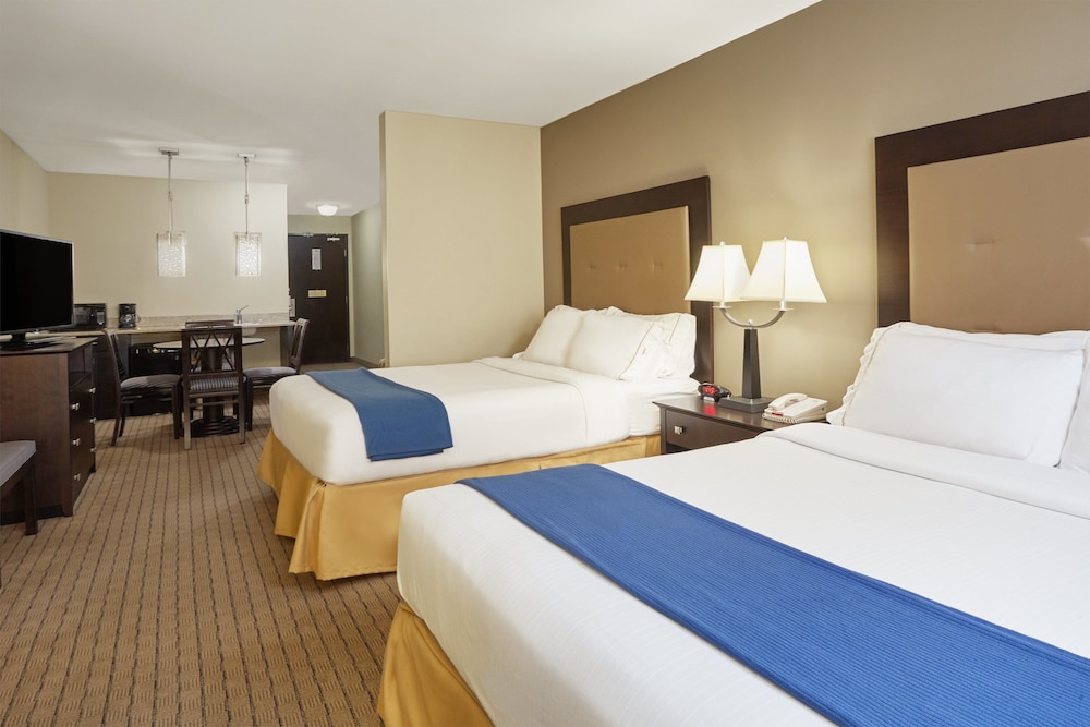 Holiday Inn Express Hotel & Suites Madison Verona by IHG - photo 20