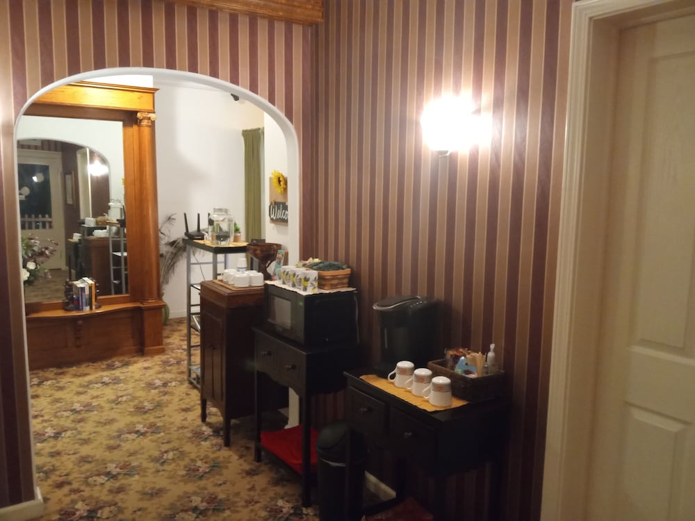 All Season's Groveland Inn - photo 5