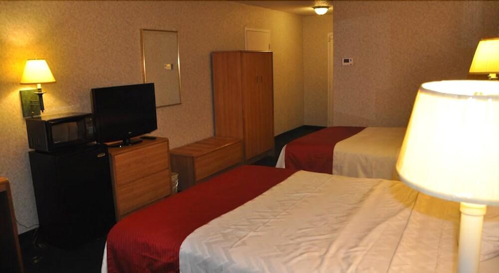 Airport Inn Flint - photo 3