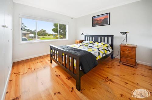 Hook Wine & Linger on Learmonth in Portland, Australia