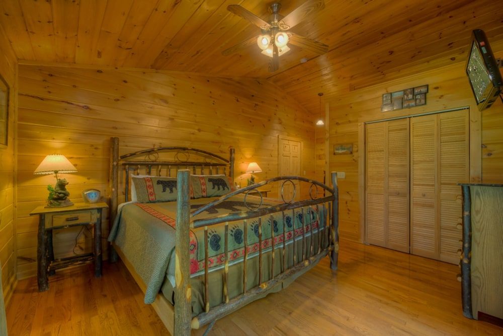 Skyline Lodge — 4-Star Luxury Hotel in Blue Ridge, United States