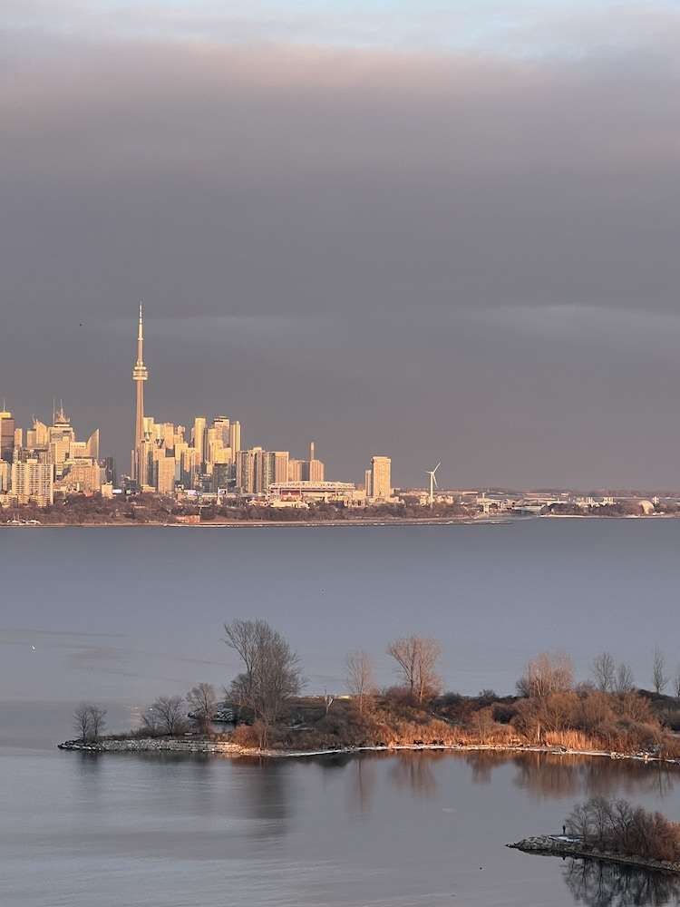 Adastay Suites Lakeview - last minute hotel in Toronto