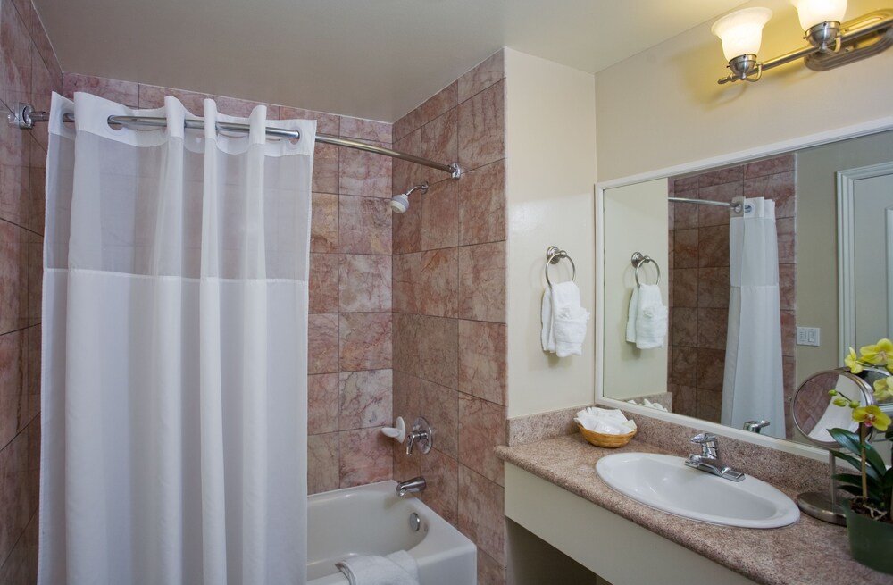 The Cottages Hotel - photo 18
