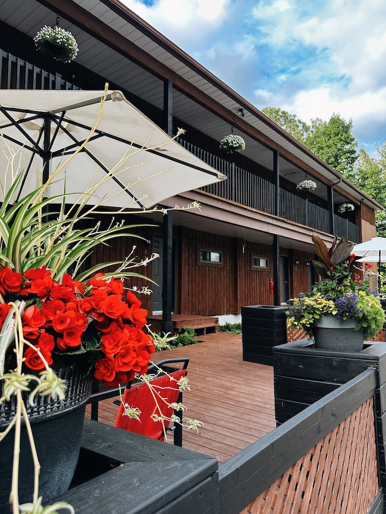 Hôtel du Lac Lenore in Sainte-Adele, Canada