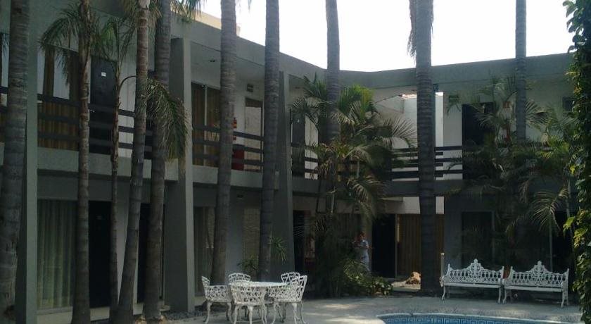 Hotel Suites del Real