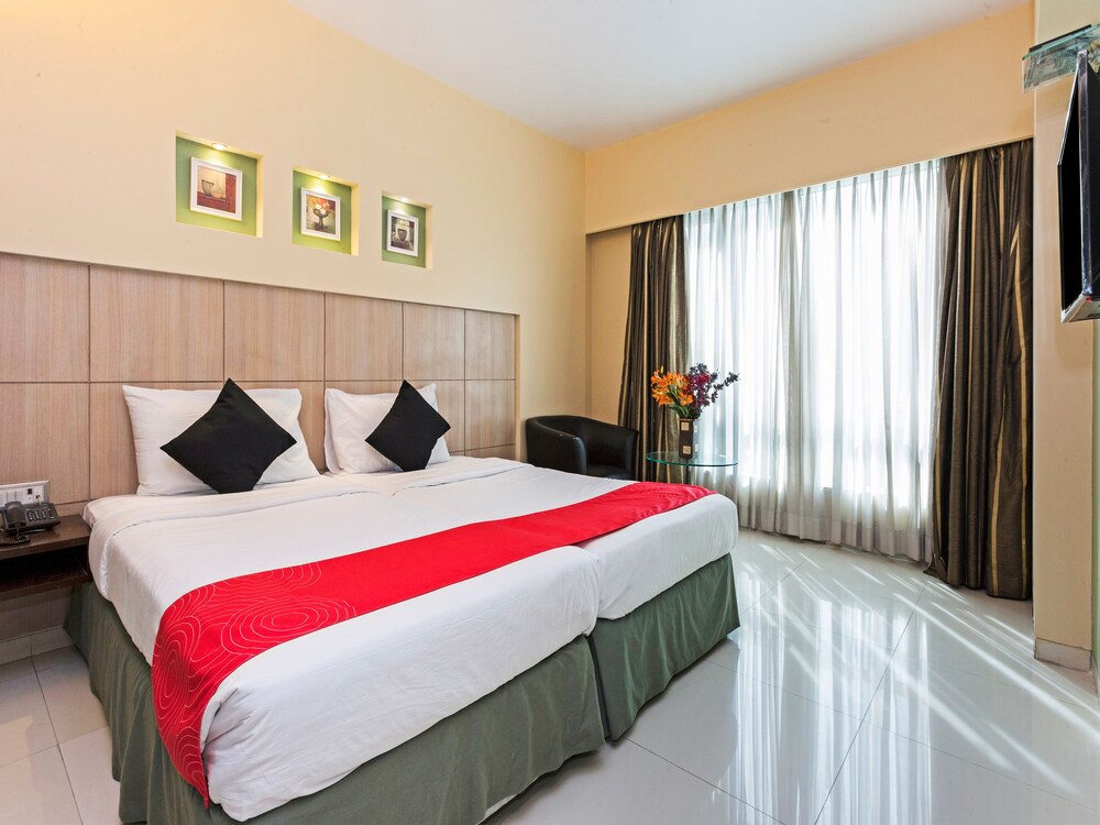 OYO Premium Kopar Khairane Vashi Road in Thane, India