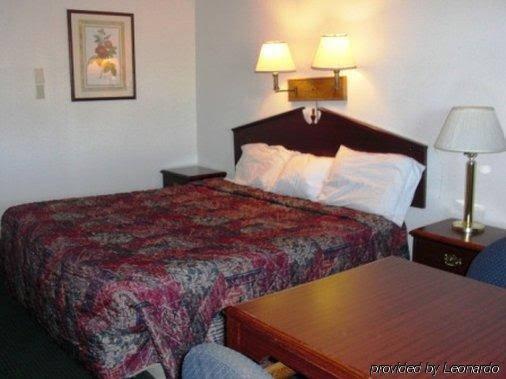Frontier Inn Abilene - photo 8