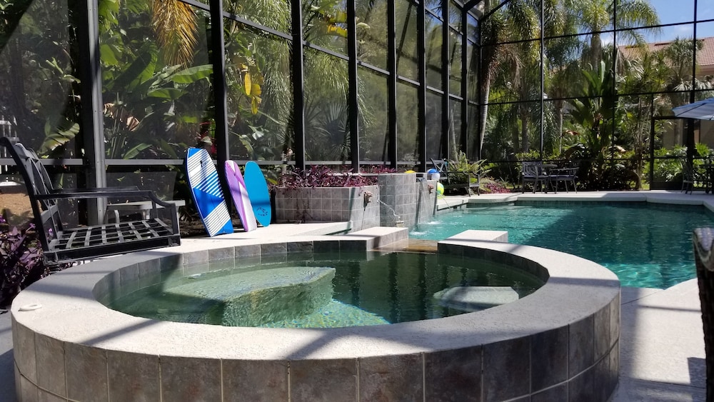 Mansion Getaway Sleeps 24 - photo 16