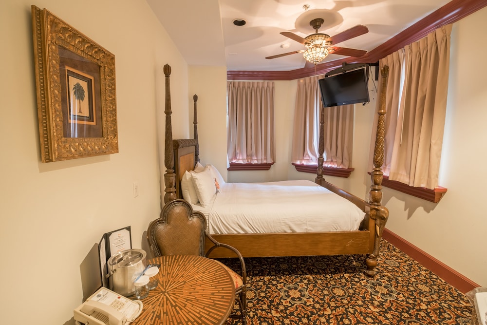 Chateau Avalon - photo 11