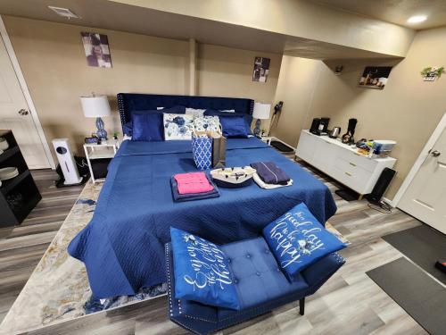 Entire Basement With Private Entrance Within Walking Distance From The Gaylord Hotel 22021294 — Aurora