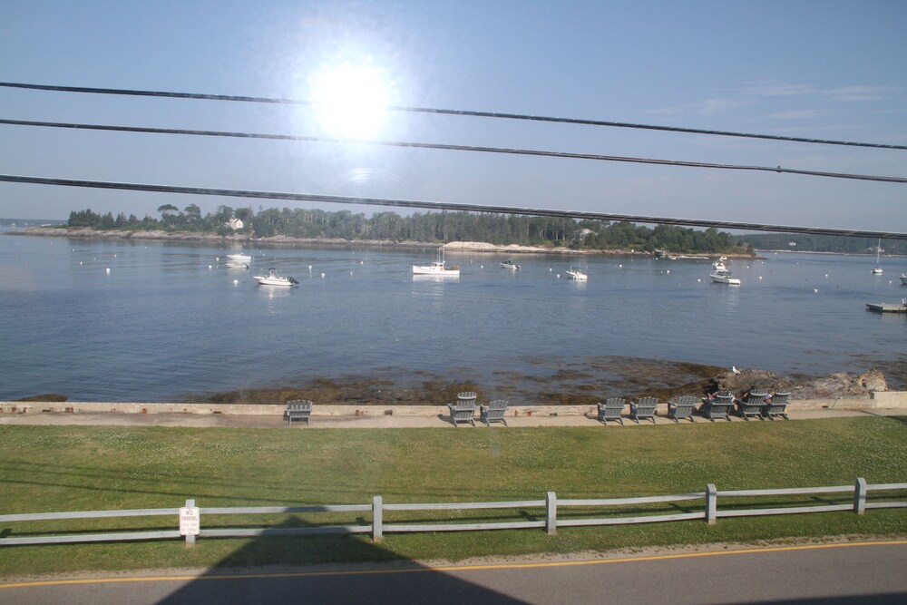 Bluebird Ocean Point Inn - photo 48