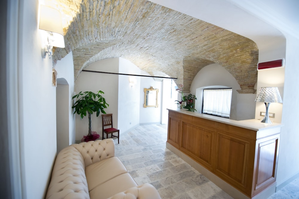 Palazzo dei Mercanti Historical Residence — 4-Star Luxury Hotel in Ascoli Piceno, Italy