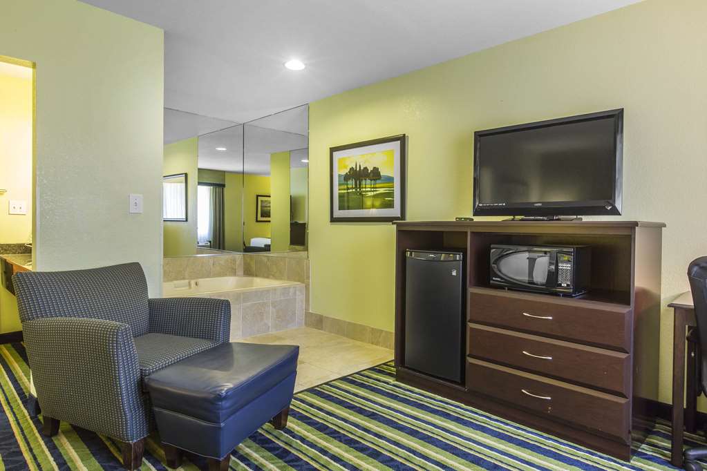 Quality Inn Cedartown - photo 15