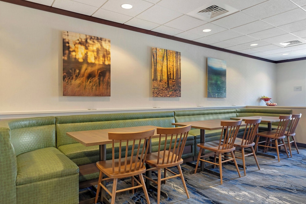 Fairfield Inn & Suites by Marriott Rockford - photo 32