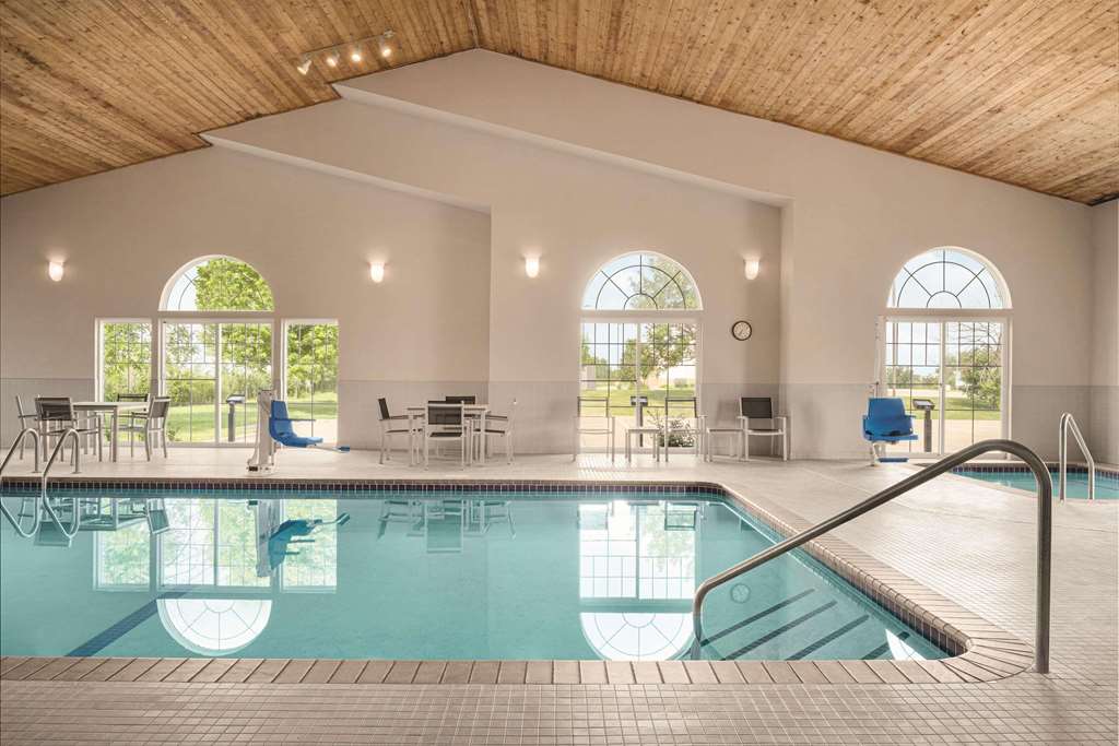 Country Inn & Suites by Radisson Pella IA - photo 17