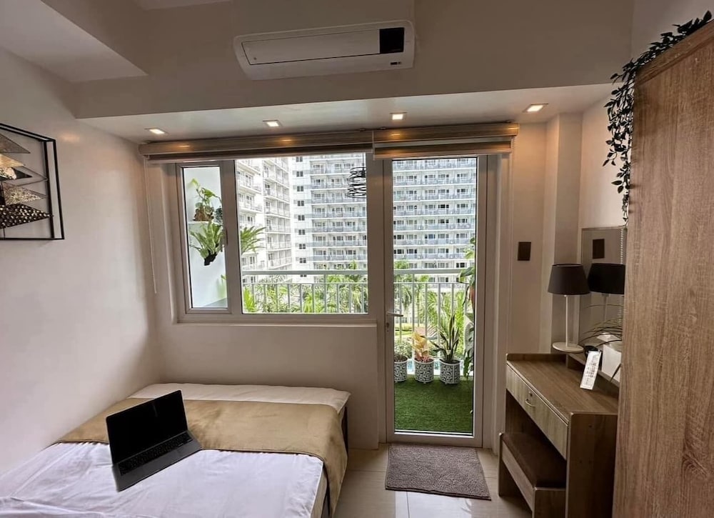 Shell Residences - last minute hotel in Manila
