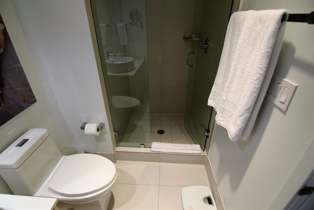 Stuning Ocean View 3 Bed 3 Bath Across The Beach @ Beachwalk - photo 24