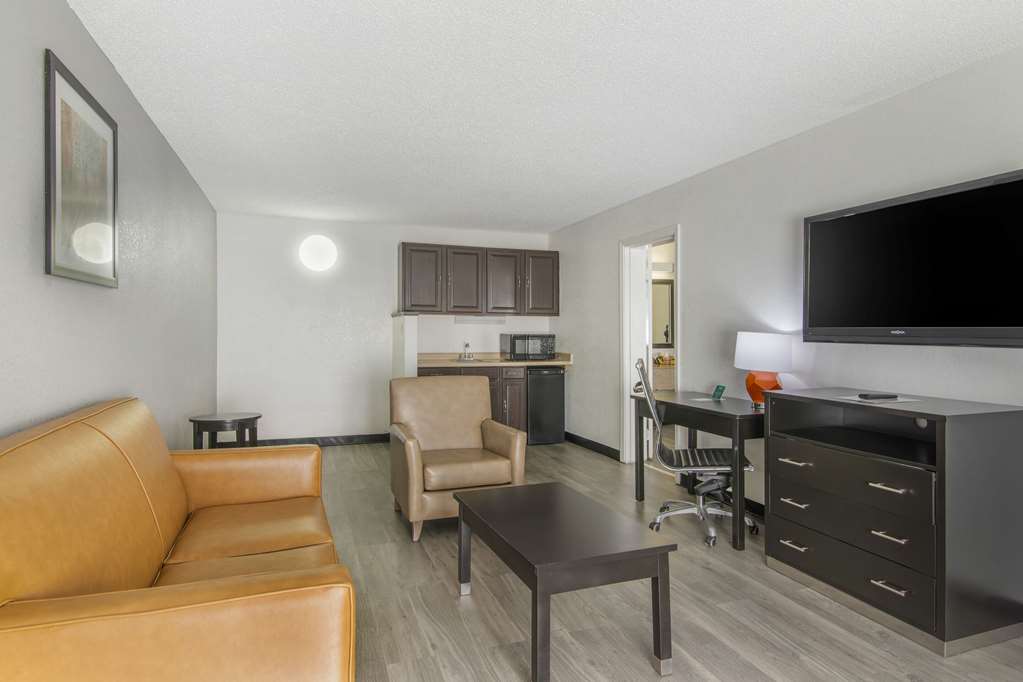 Quality Inn & Suites Hardeeville Savannah North - photo 22