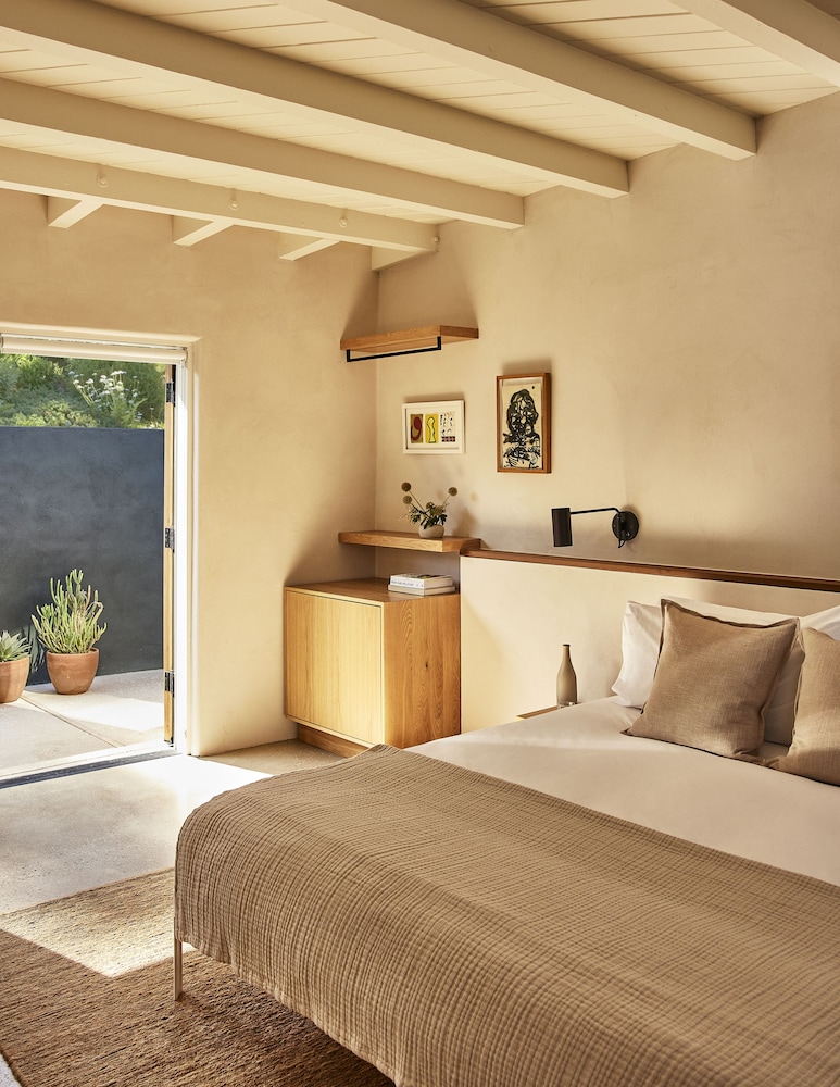 Hotel June Malibu - photo 18