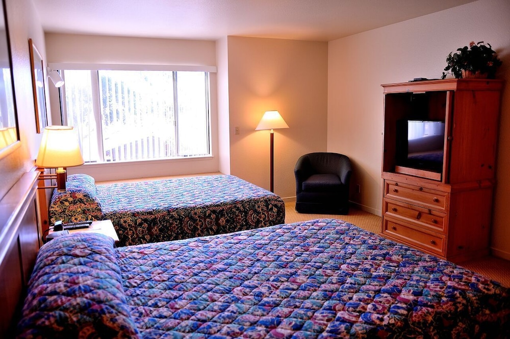 Pacific Gardens Inn - photo 4