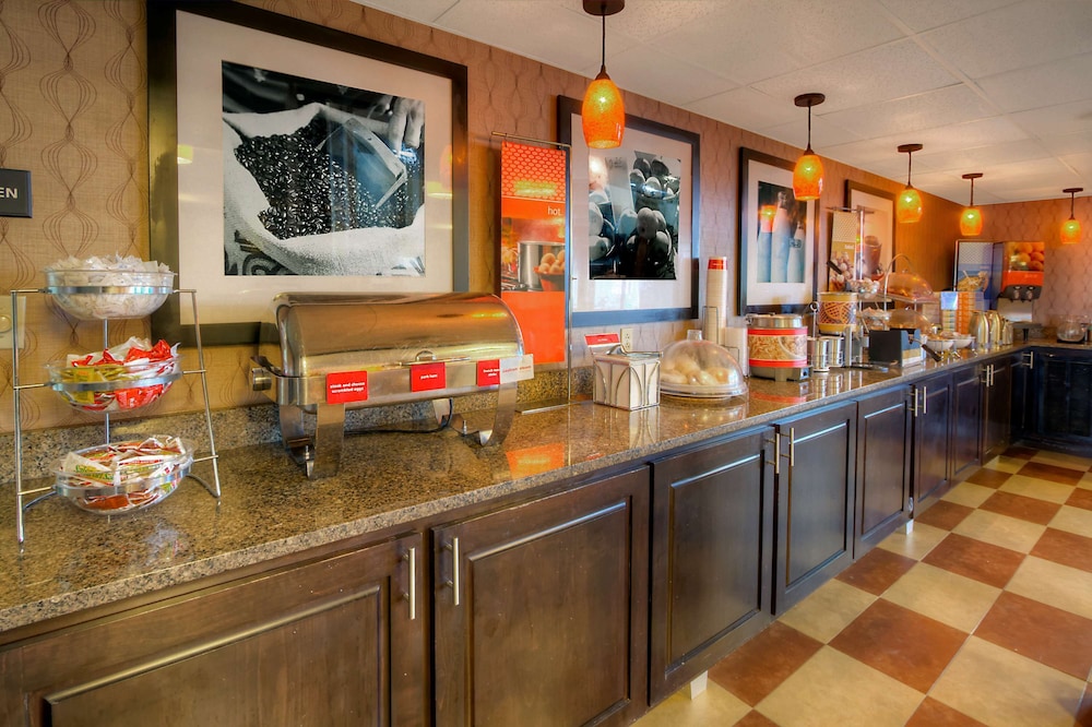 Hampton Inn Russellville - photo 47