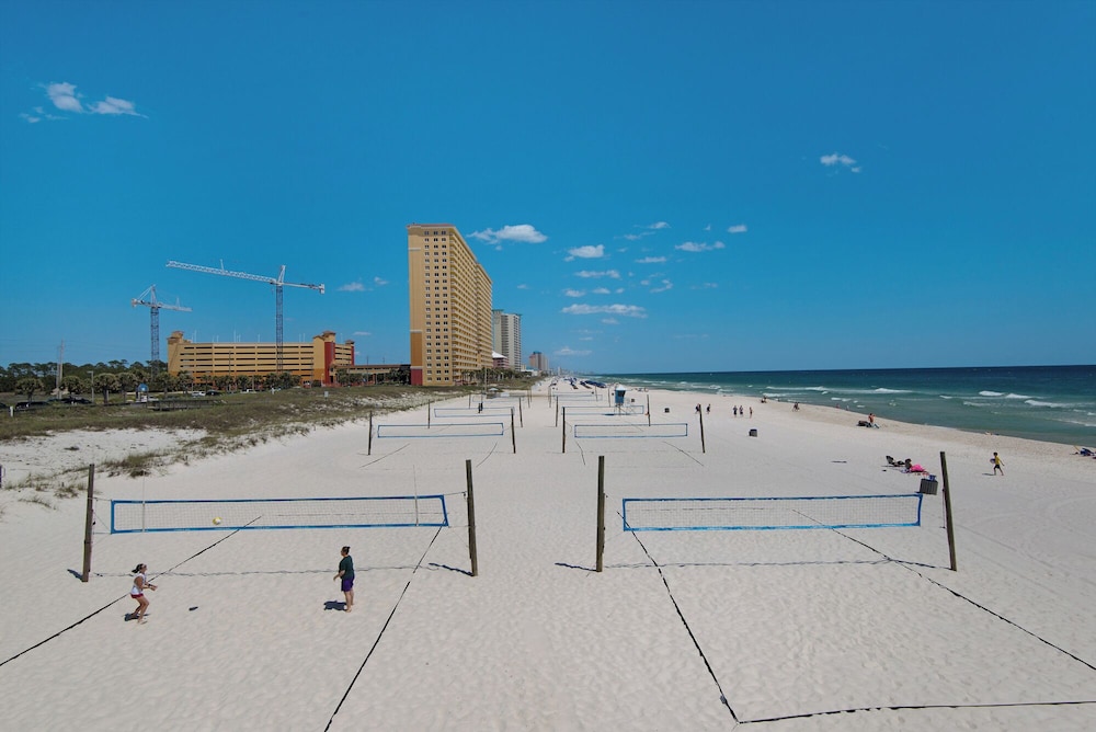 Newly Renovated 140 Feet To White Sandy Beaches Pool Grill - photo 36