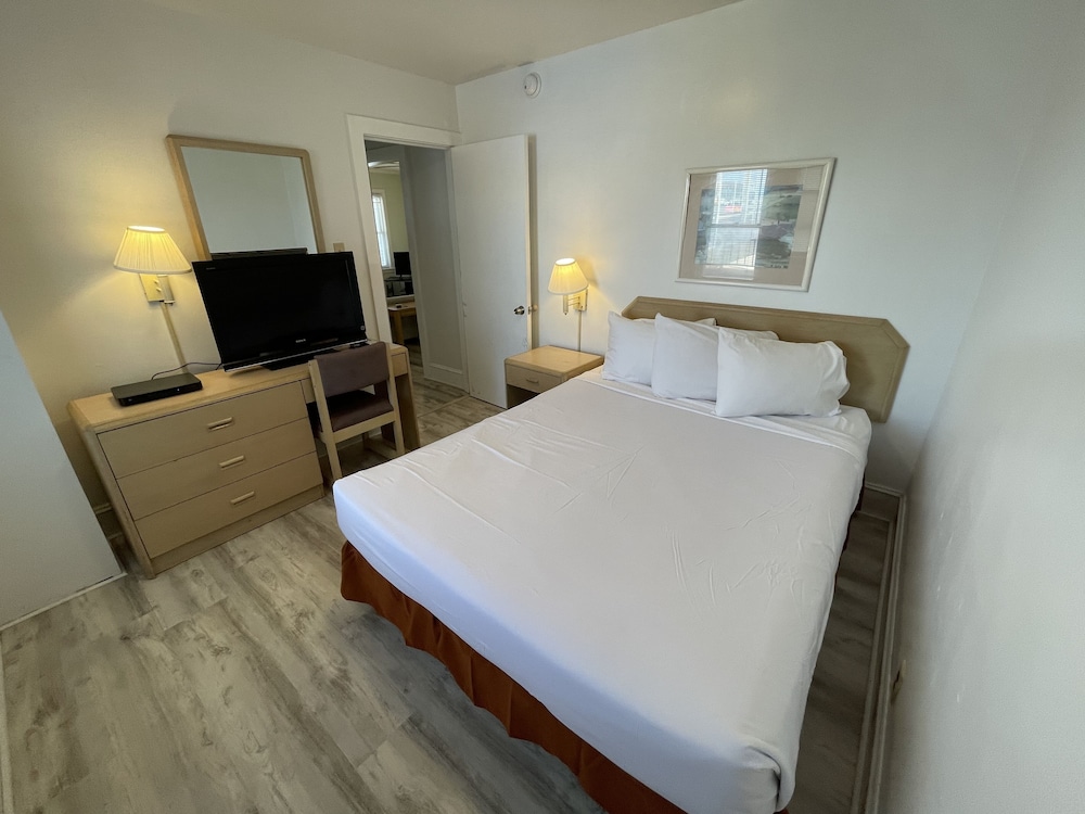 Rio Motel and Suites - photo 13