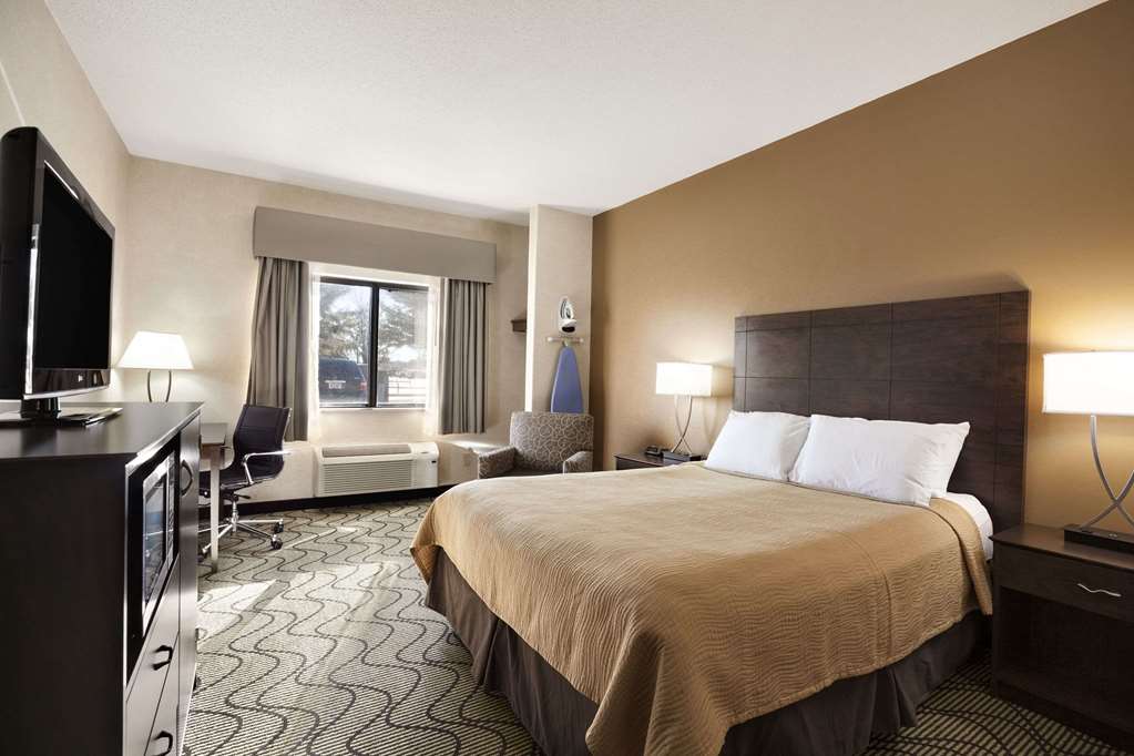 Days Inn by Wyndham Grand Forks Columbia Mall - photo 10