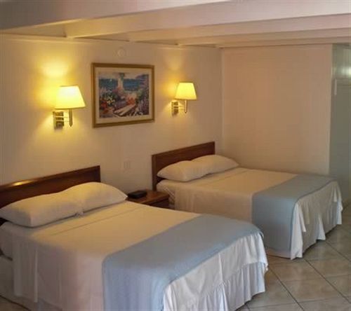Peaks Hotel and Suites - photo 10
