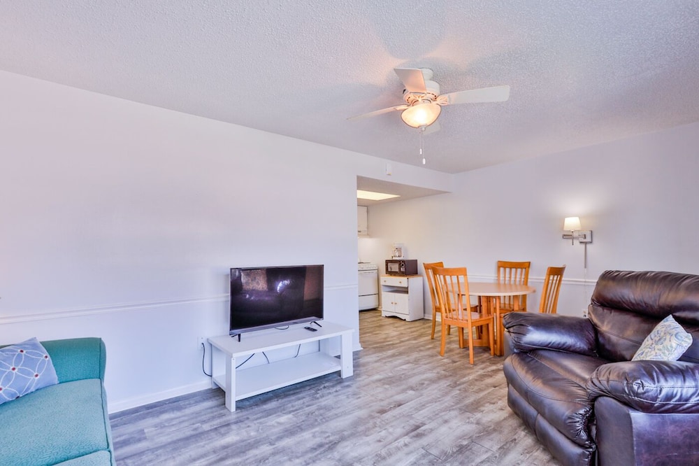 Coastal Waters Inn - photo 95