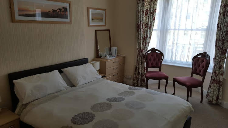 Marina B & B