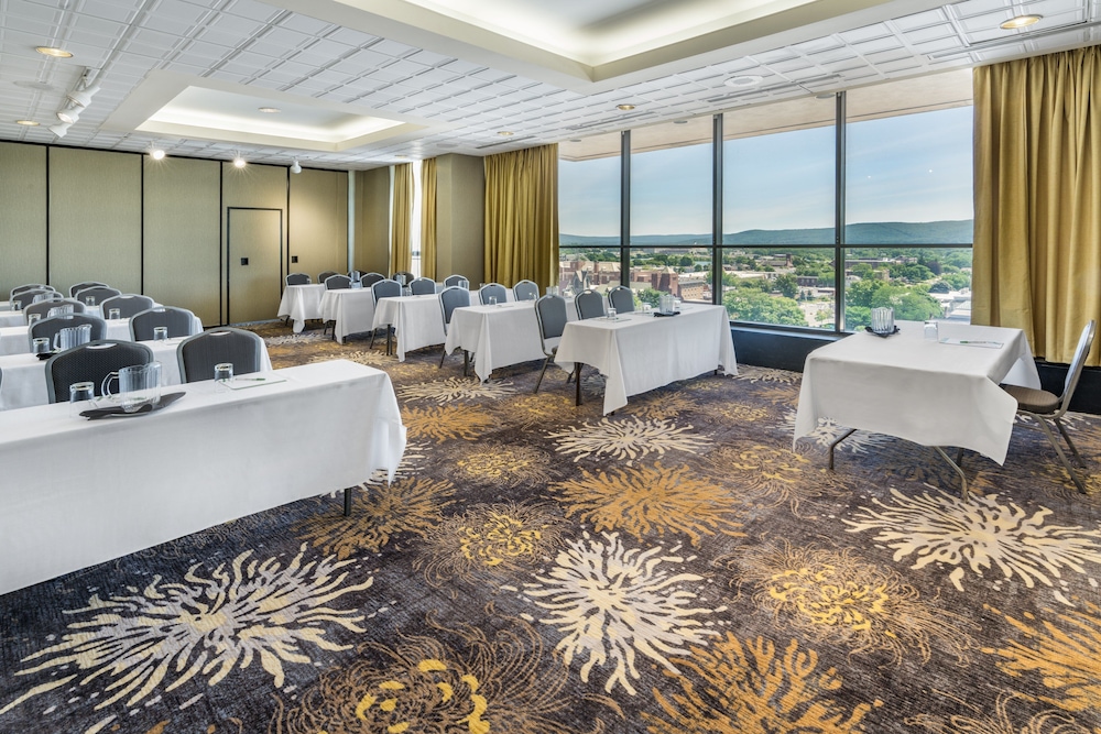 Holiday Inn & Suites Pittsfield Berkshires by IHG - photo 47