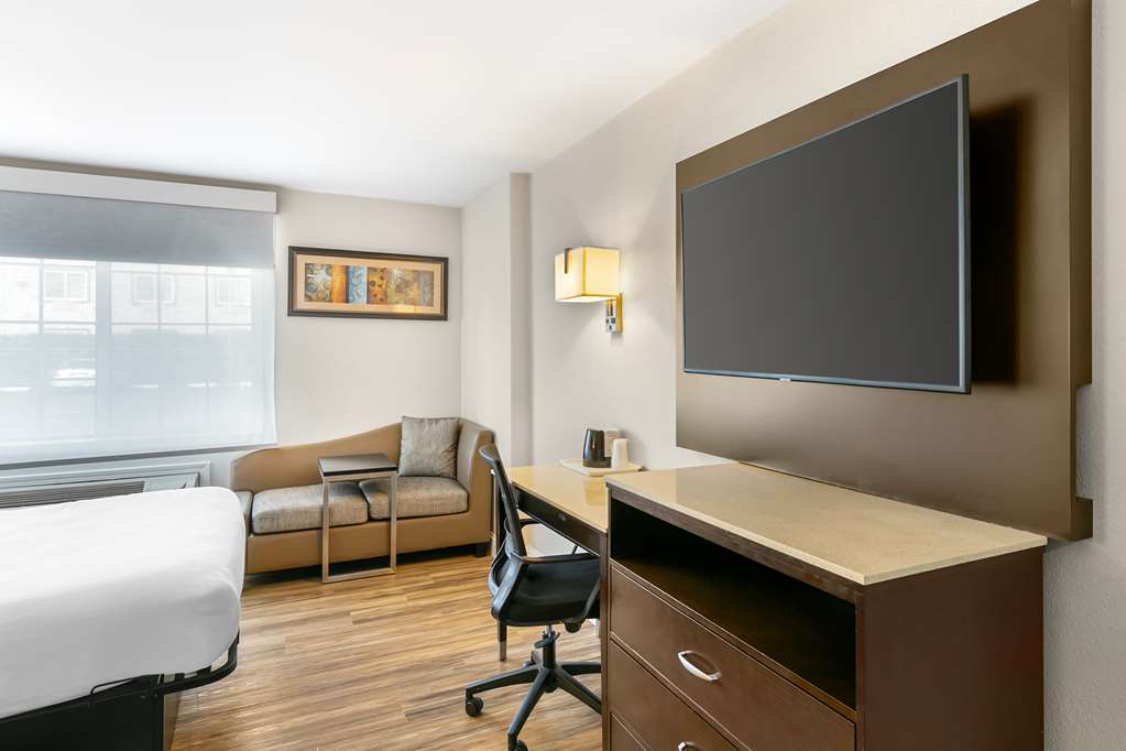 Quality Inn & Suites Sacramento Downtown Area - photo 24